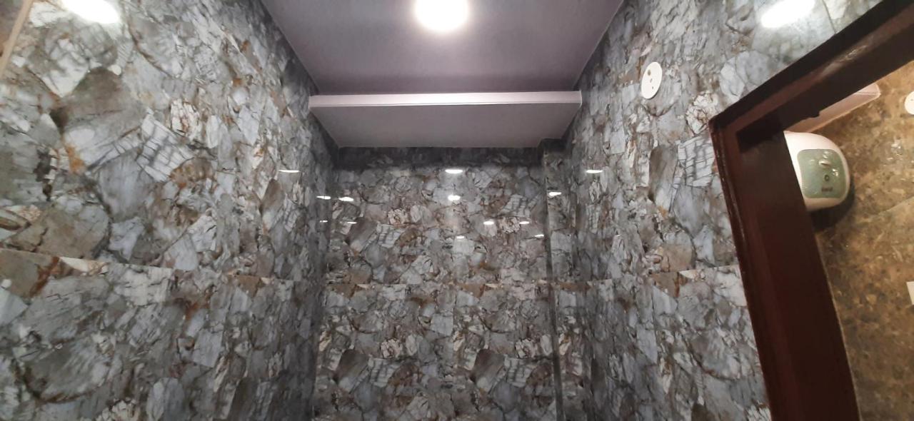 Aggarwal Luxury Room With Private Kitchen Washroom And Balcony Along With Fridge, Ac, Android Tv, Wifi In Main Lajpat Nagar 뉴델리 외부 사진